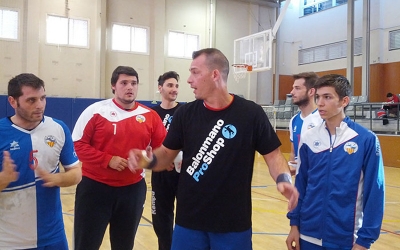 Isra Damont donant ordre en un partit d'aquesta temporada